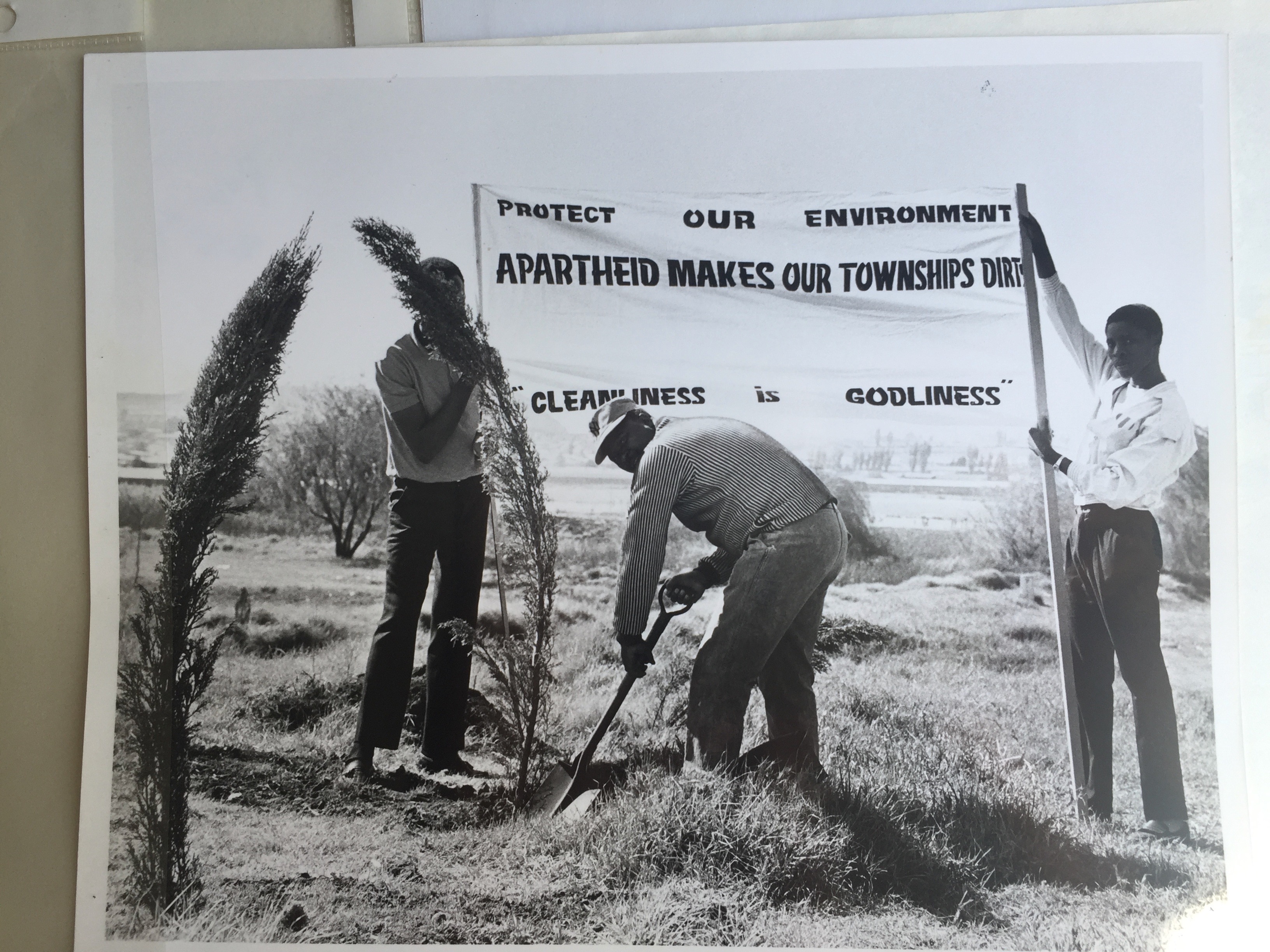Japhta Lekgetho, president of the NEAC, plants a tree in Soweto, Johannesburg (1985). Courtesy of the People’s Parks Archive.
